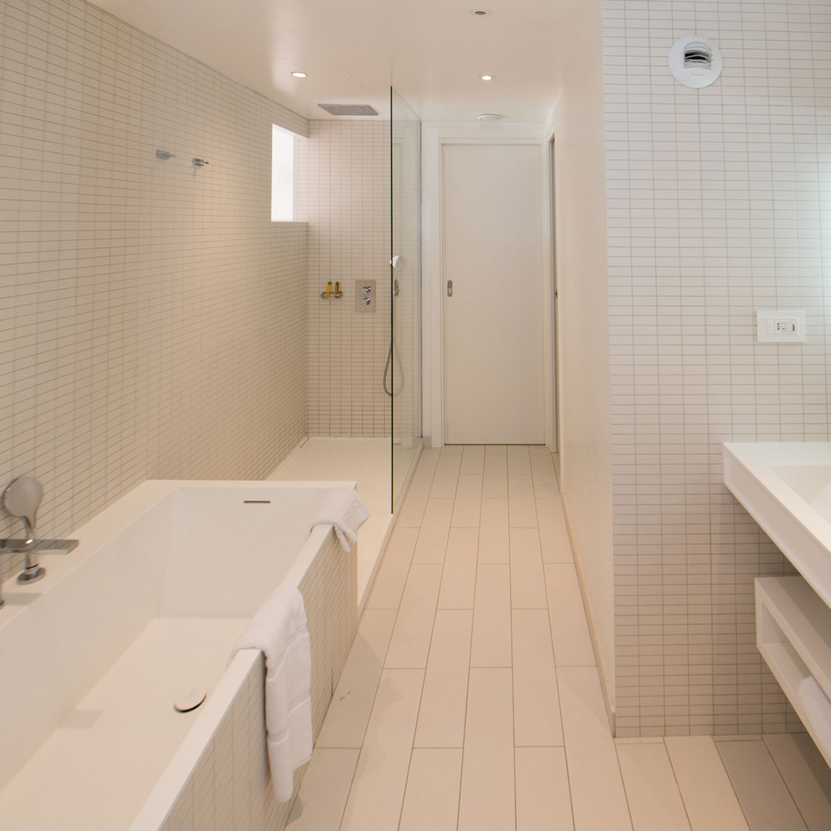 Sol Salle De Bain Liege ~ book a suite of la vague de saint paul suite saint paul Sol Salle De Bain Liege ~ book a suite of la vague de saint paul suite saint paul